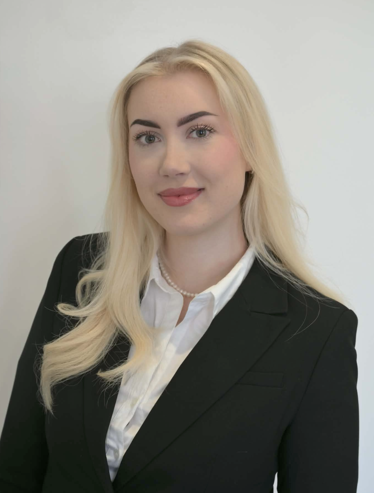 Portrait of Ida Dale, Head of Operations at CryptoGal Inc.